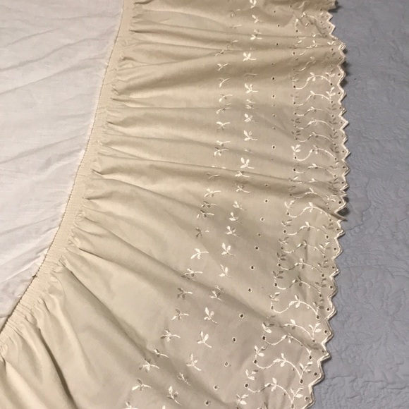 Bedding Twin Dust Ruffle Poshmark